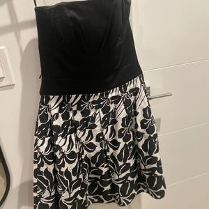 Black and White Cocktail Dress with pockets!  by White House Black Market